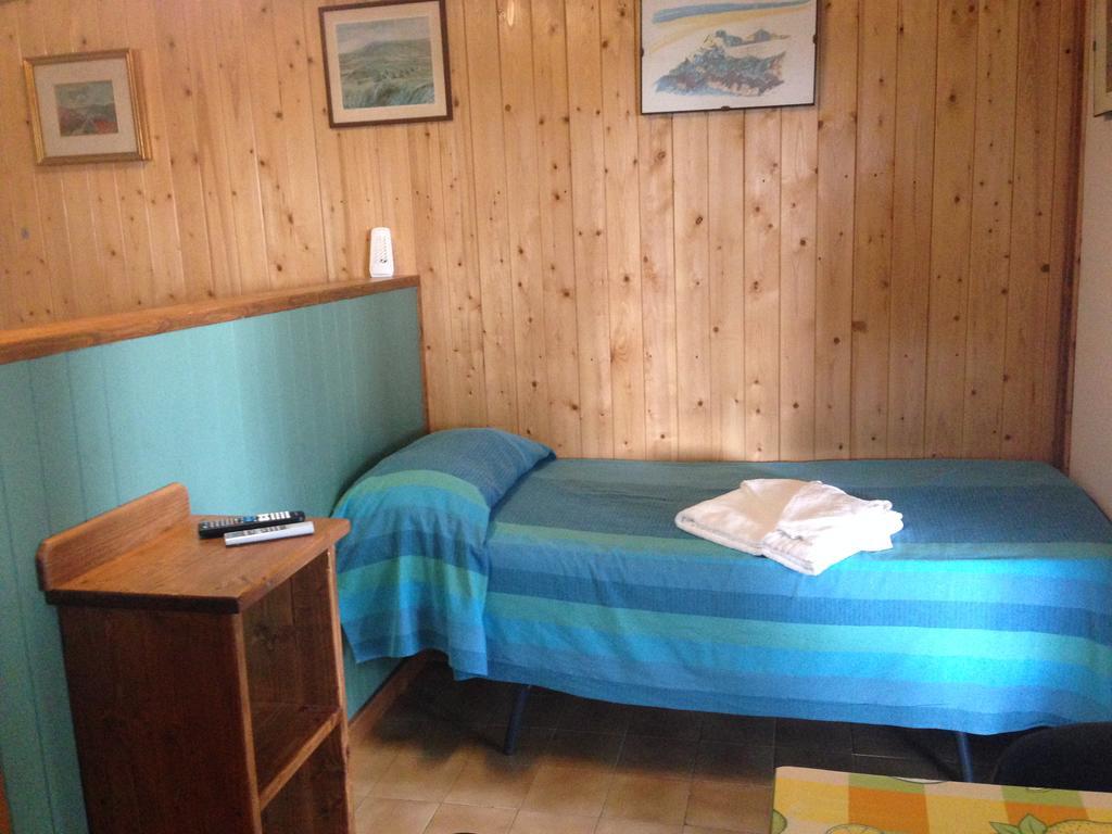 Готель Camping Jonio Катанія Екстер'єр фото